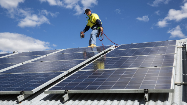 Article image for Government and industry not prepare for solar panel rush