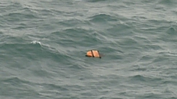 Article image for Indonesian officials confirm debris and bodies spotted in Java Sea is from missing Air Asia flight 8501