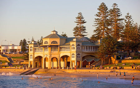 Do you remembering the old, Cottesloe Oceanarium?