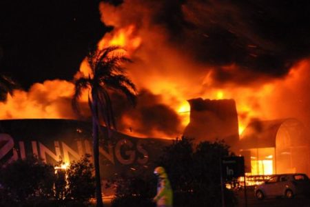 Inglewood Bunnings up in flames