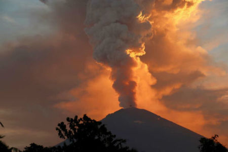 Mount Agung erupts again