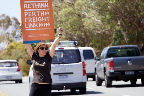 Libs make Roe 8 and 9 an election issue