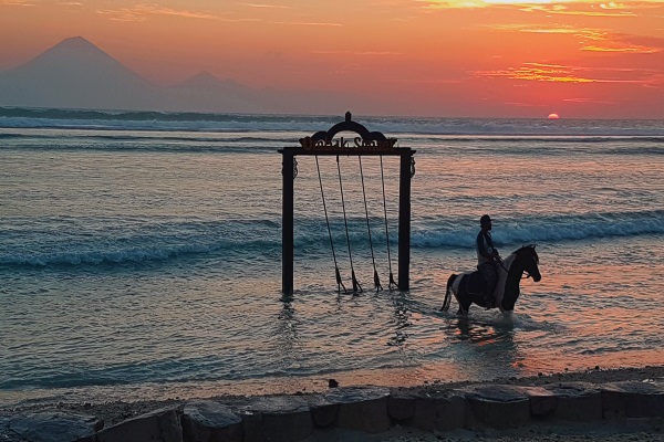 Steve ‘Grumpy’ Collins relaxes in Lombok.