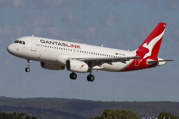 QantasLink pilot strike forces mass flight cancellations