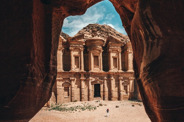 Find the real canyon of the crescent moon with our Travel Bug