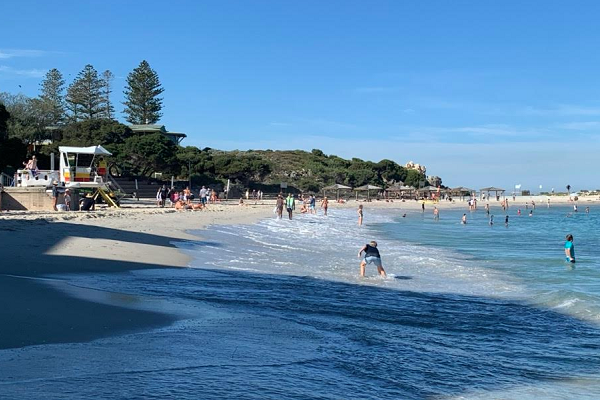 Perth beaches packed early on Good Friday