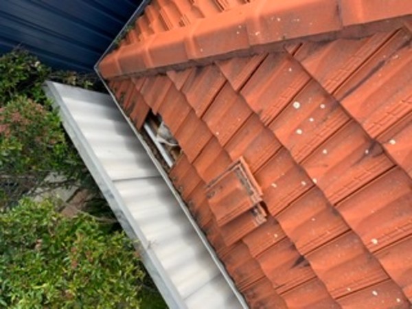 Roof rip off for Como resident