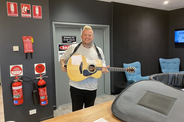 Matt Gresham playing LIVE MUSIC in Studio!