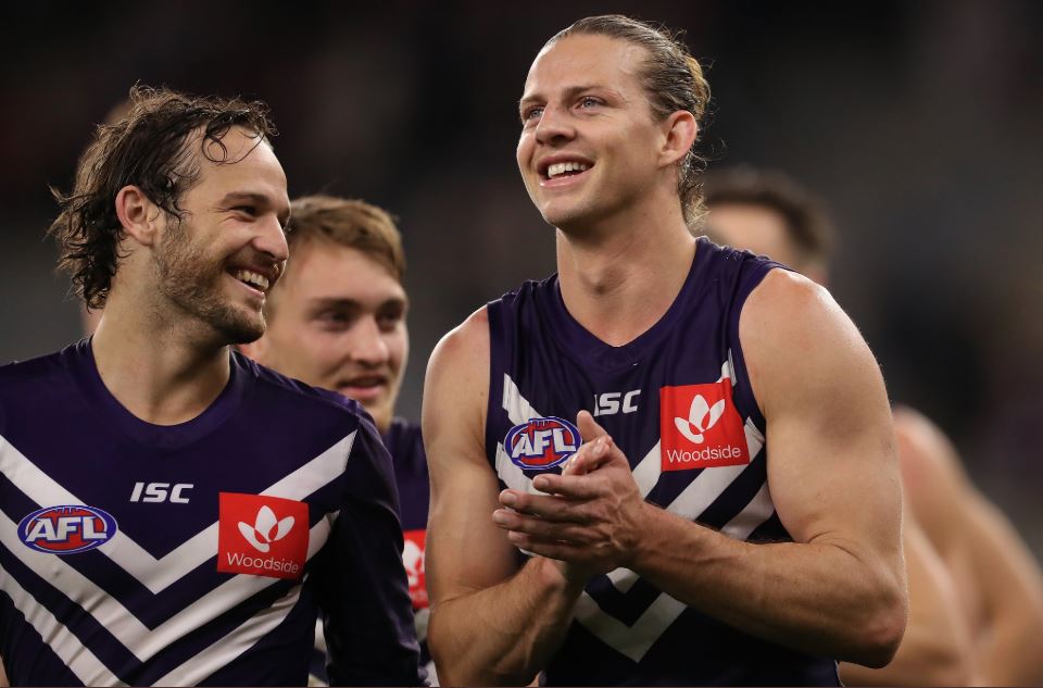 Dockers Hold Off Hawks