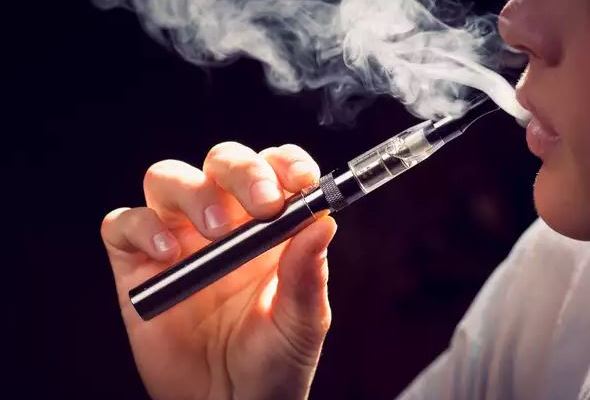 Article image for “Vaping can be your way out”: Thousands behind petition to legalise e-cigs