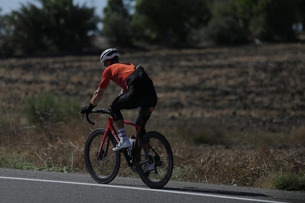 New World Record Holder! Perth man Jack Thompson rides 3,500 km in seven days!