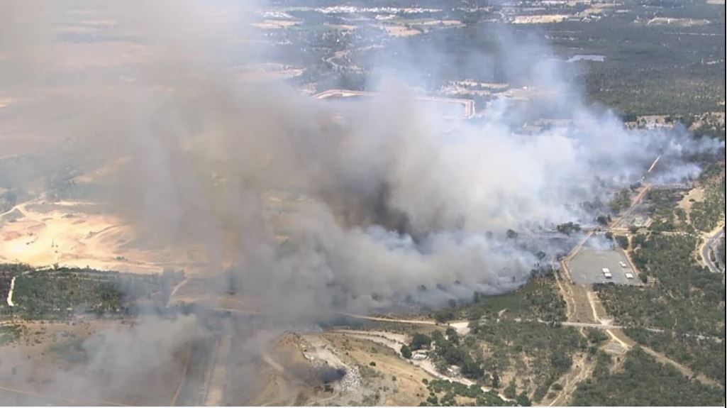 Article image for Bushfires wreak havoc in southern suburbs