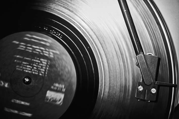 Article image for Why vinyl records are poised to outsell CDs