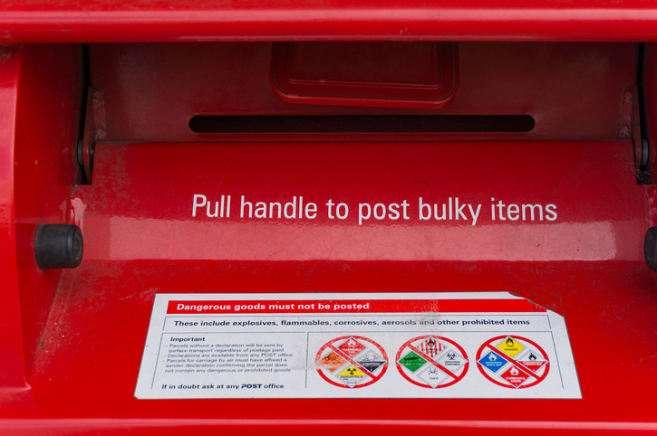 Article image for Australia Post under fire for delay in daily letter delivery restart