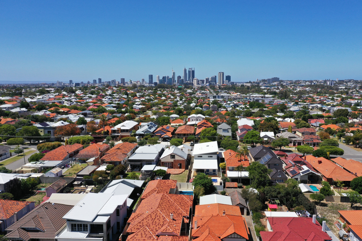 Article image for Property with Brendon Ptolomey: Median Phouse price hits record of $620,000 in Perth