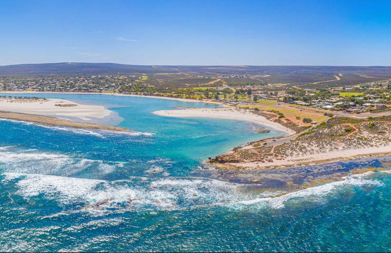 Article image for Search resumes for kite surfer missing off Kalbarri