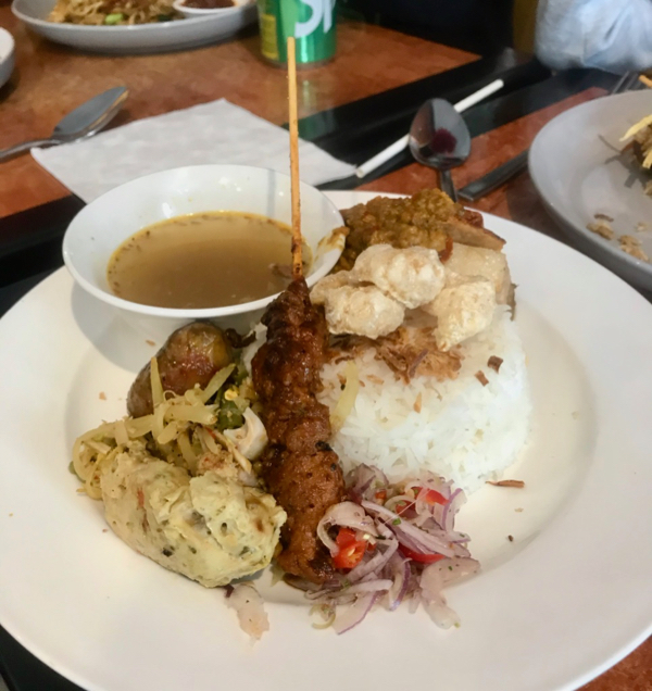 Nasi bali - babi guling