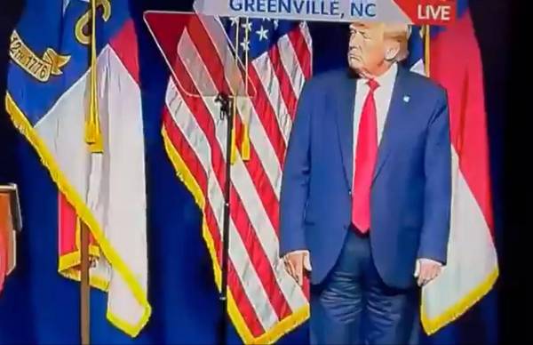 Article image for What’s Trending | Donald Trump’s wardrobe blunder