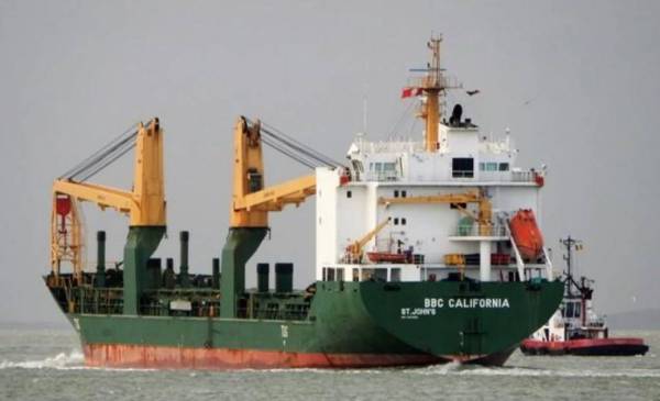 Article image for Ship with seven infected crew members to dock in Fremantle