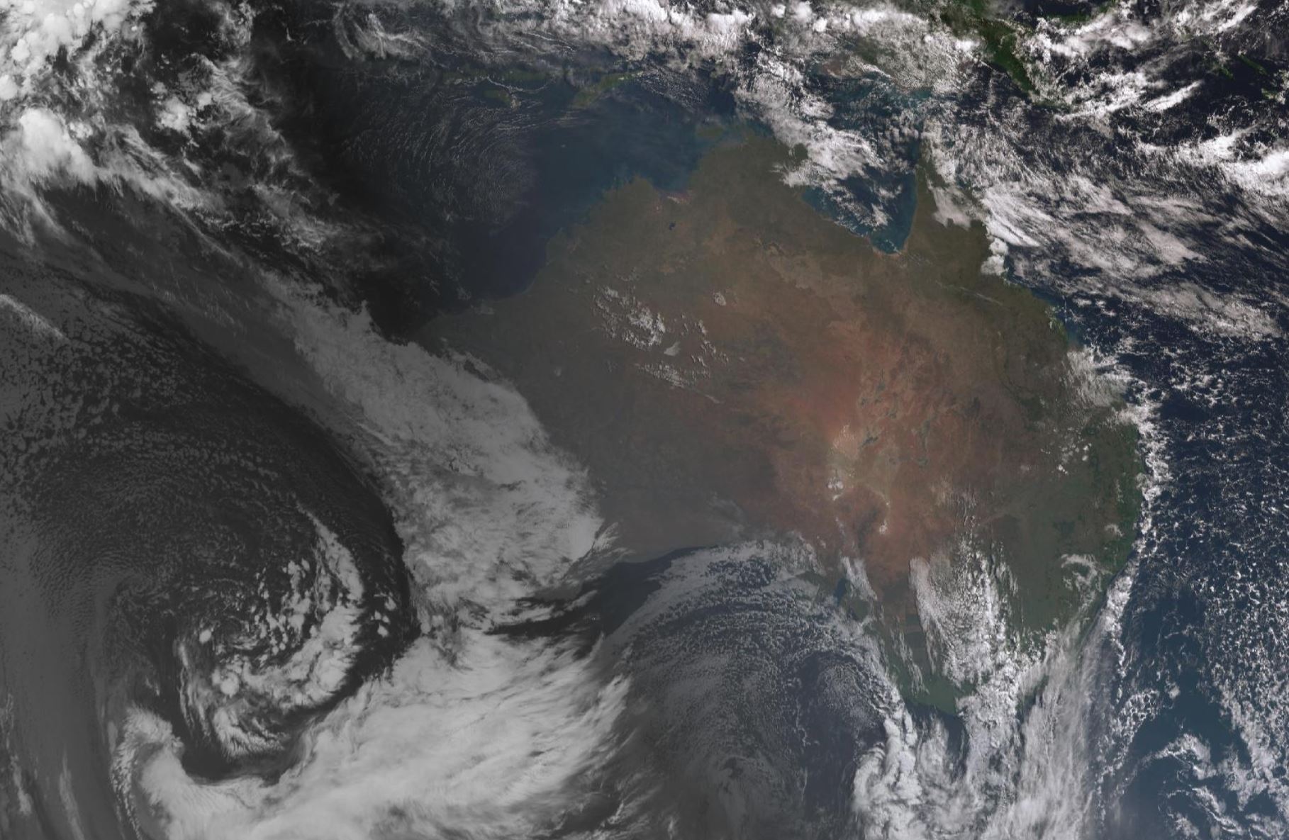 Article image for Perth braces for heavy rain and damaging winds as storm builds