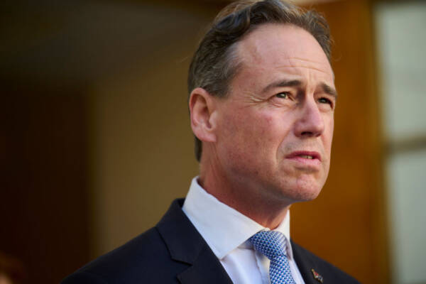 Article image for Greg Hunt says government are being ‘cautious’ in early stages of Omicron
