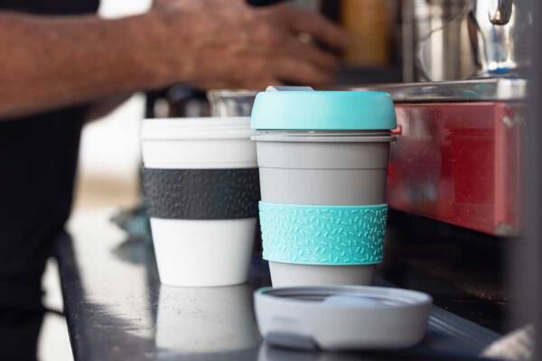 Article image for Calls for coffee to cost more if it’s in a single-use cup