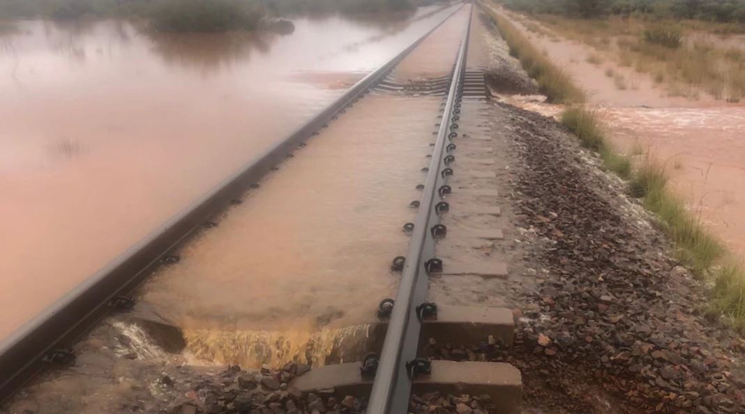 Article image for WA supermarkets in a panic as flooded rail line halts supply