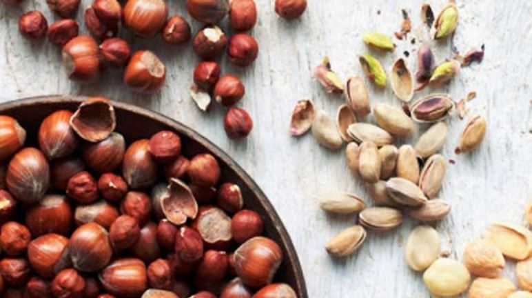Article image for Going nuts each day can keep cholesterol at bay