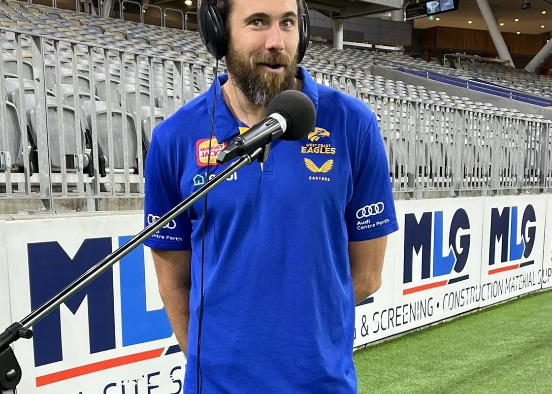 Article image for Josh Kennedy kicks 700th goal on a dark night for the Eagles