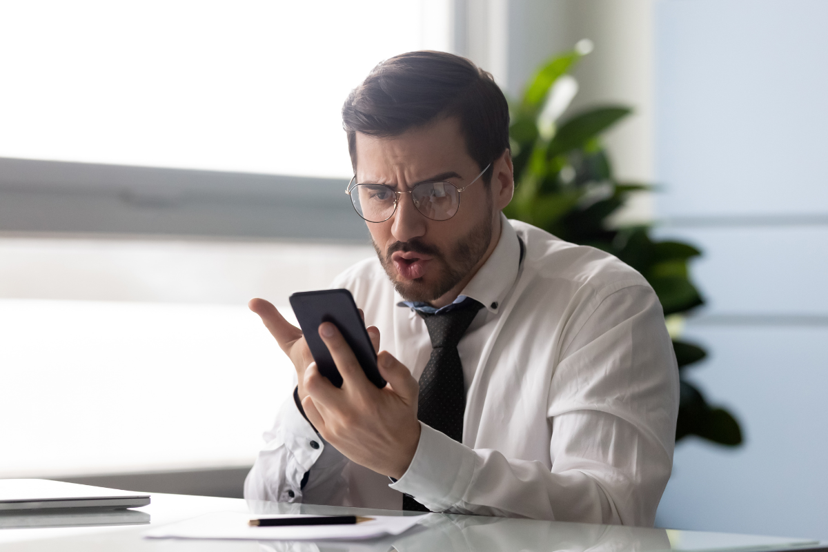 Article image for Ombudsman received 63,000 complaints about mobile services