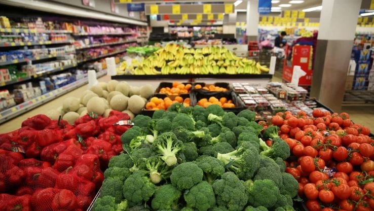 Article image for The tricks supermarkets use to get more items in your trolley