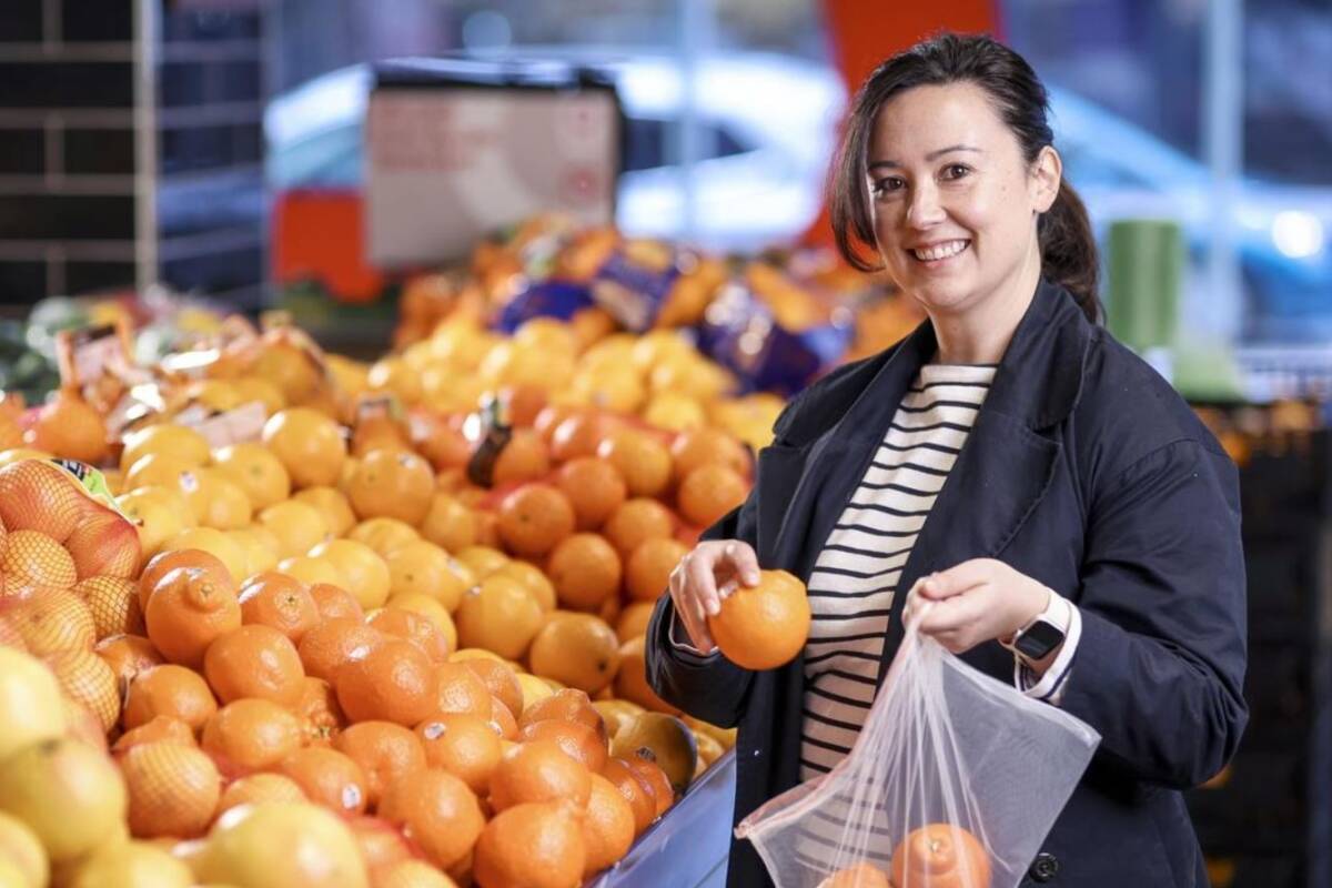 Article image for Coles trials ban on single-use plastic fruit and vege bags