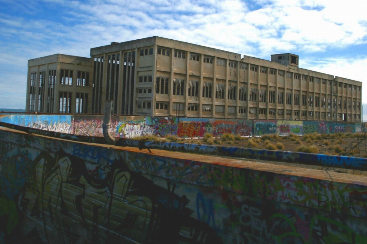 Article image for Colin Barnett calling for South Fremantle Power Station to be demolished