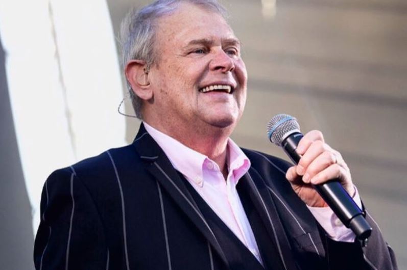 Article image for John Farnham transferred to rehabilitation facility amid cancer fight