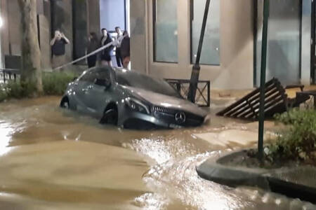 Car ‘completely submerged’ in sinkhole incident in Perth’s west