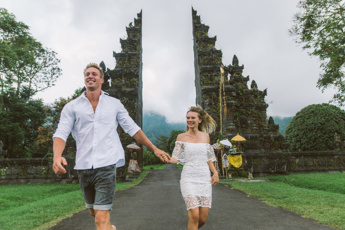 Article image for Aussie tourists warned as Indonesia bans sex outside marriage