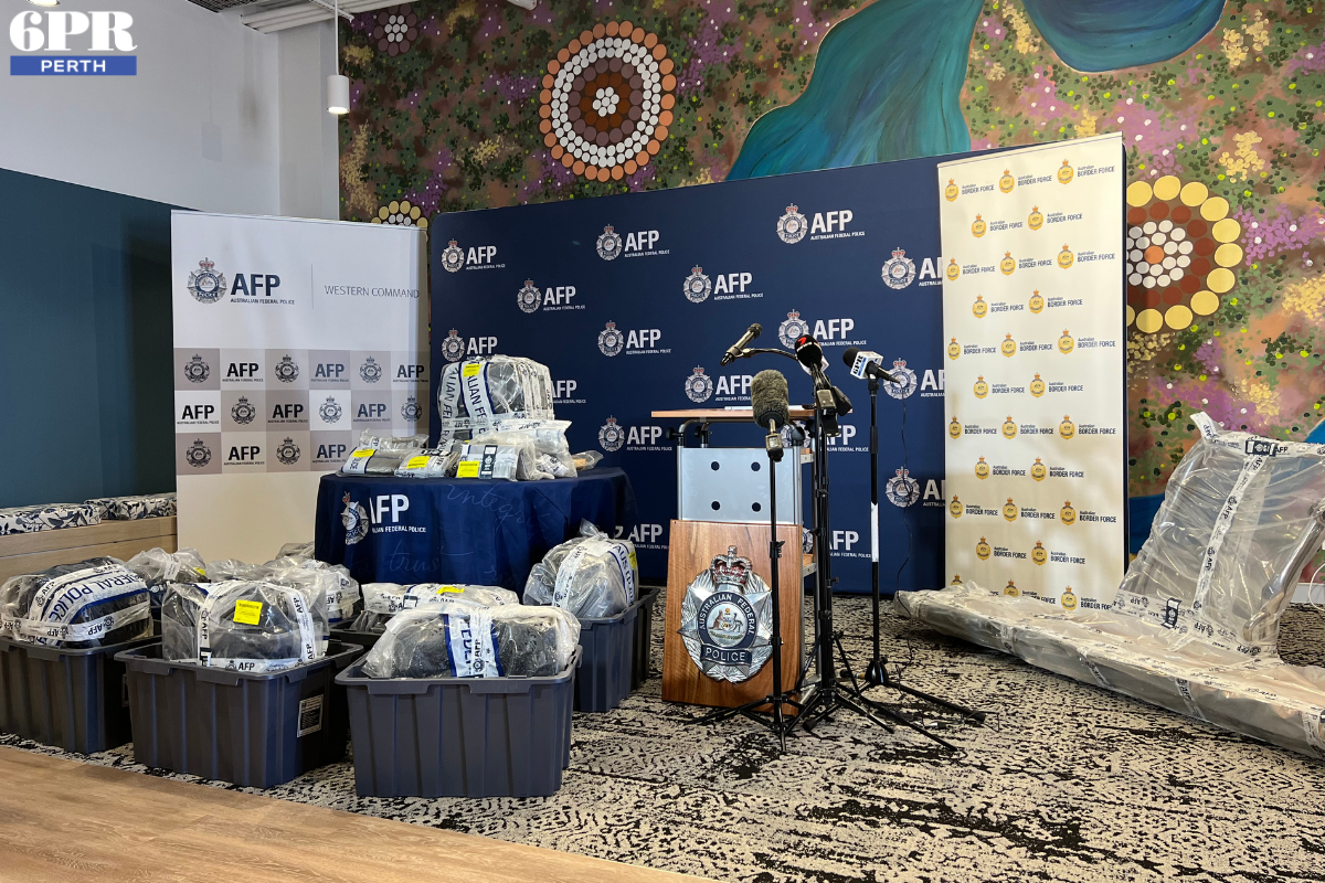 Article image for Three men wanted for questioning after AFP seize 365kg of cocaine
