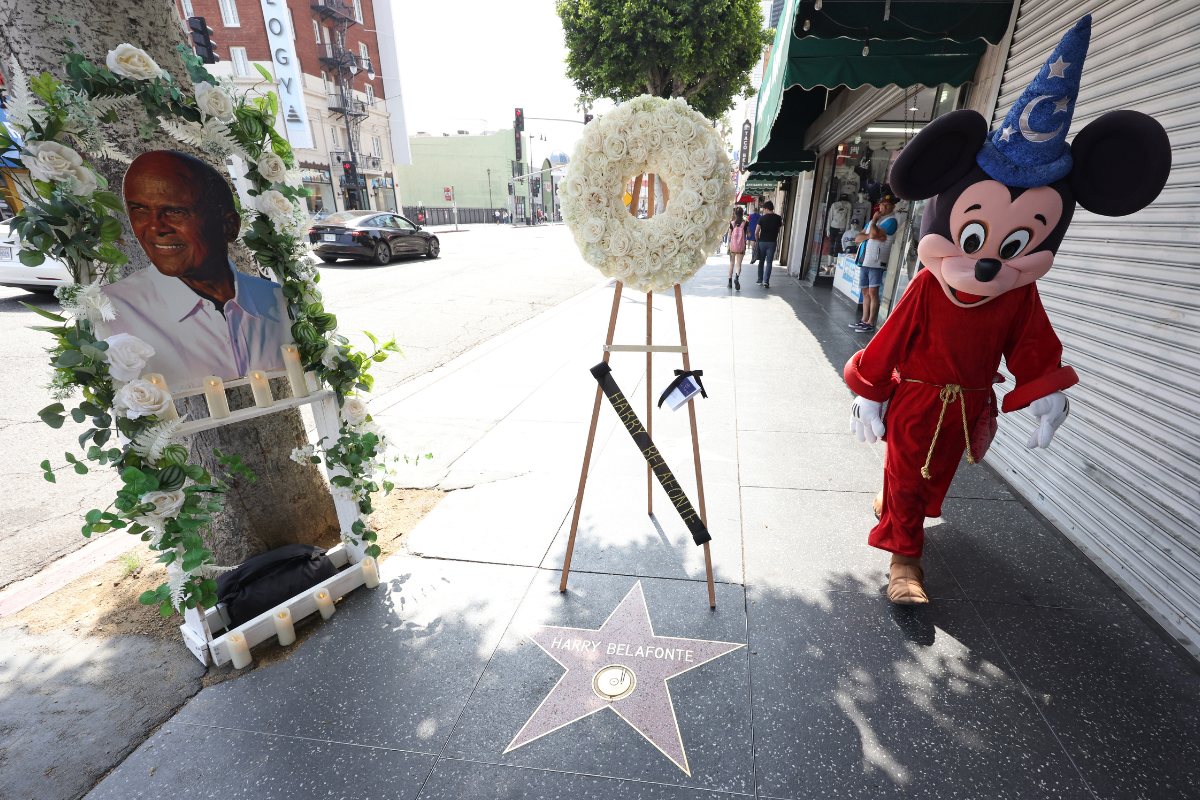 Article image for Iconic pop star, actor and activist Harry Belafonte dies at 96