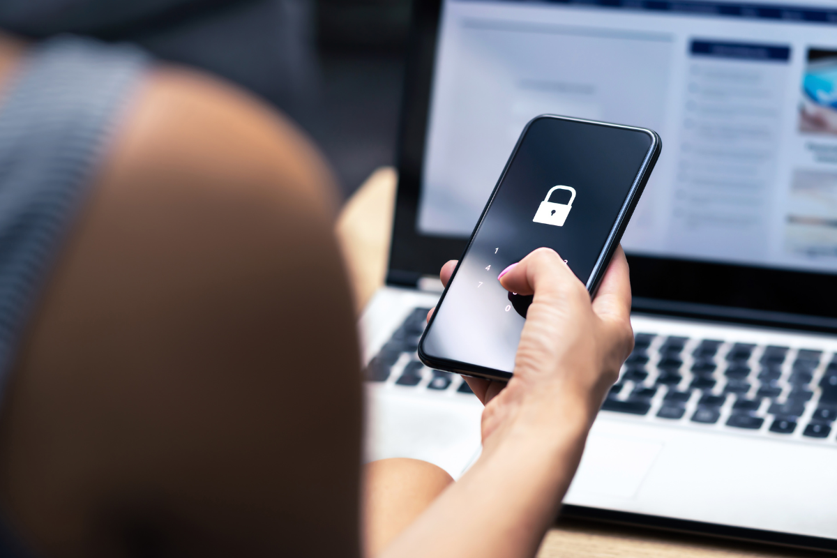 Article image for Big banks join forces to try and tackle scam ‘tsunami’