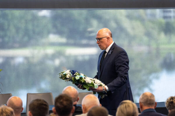 060723genfuneralAR123