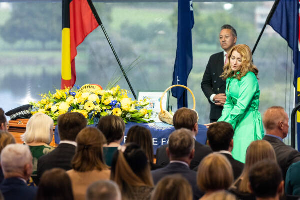 060723genfuneralAR154