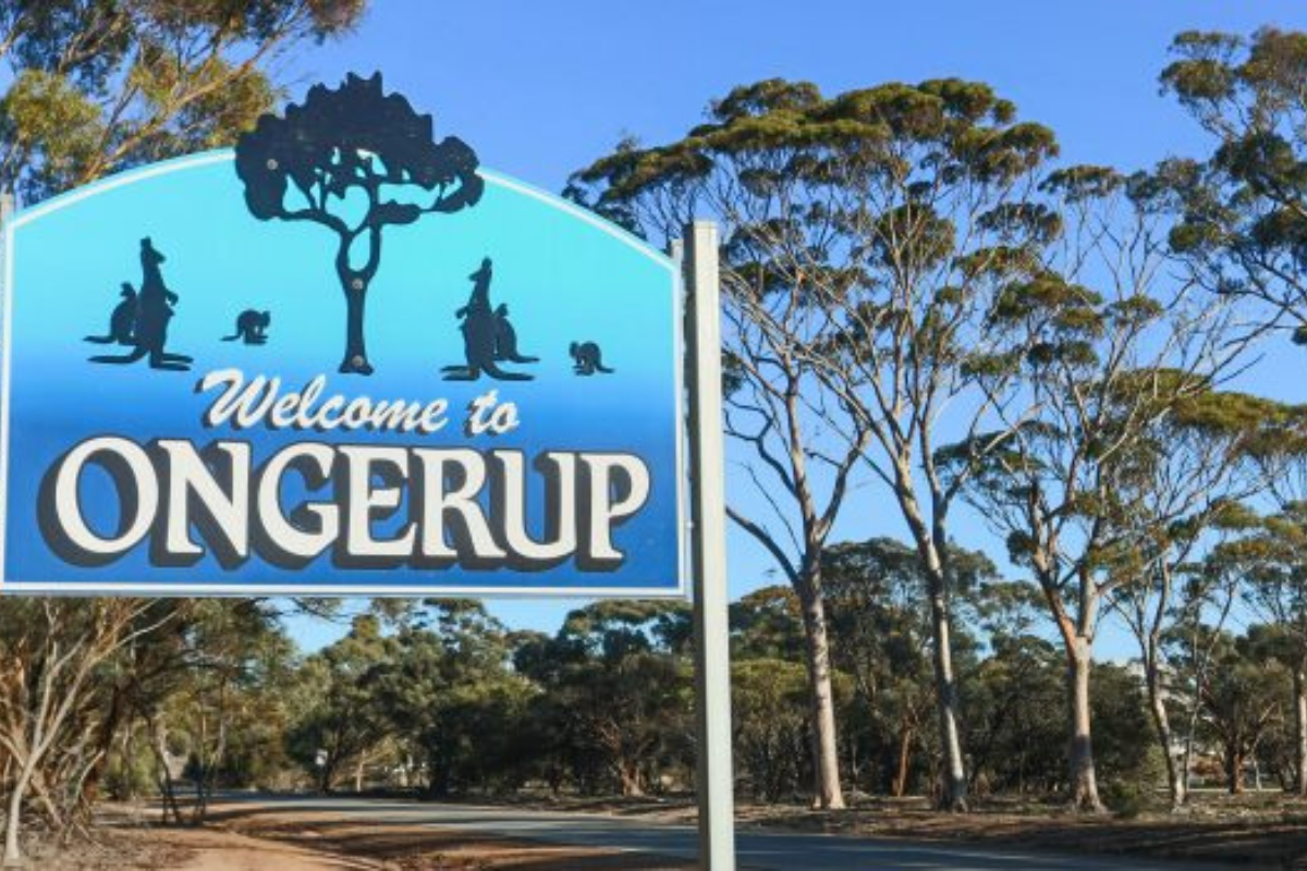 Article image for Locals buy out their dwindling town to keep it alive