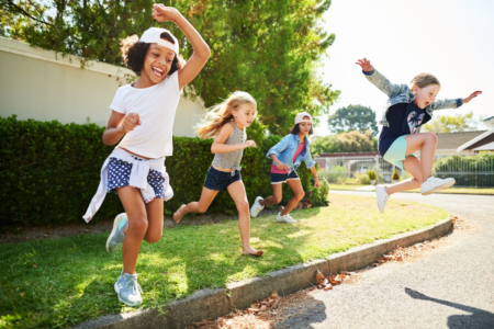 Green time over screen time: parents urged to push kids outside