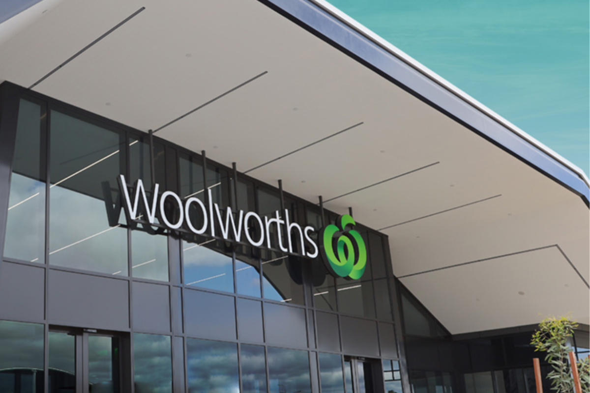 Article image for Free the shops? Airport Woolies extends trading hours due to demand