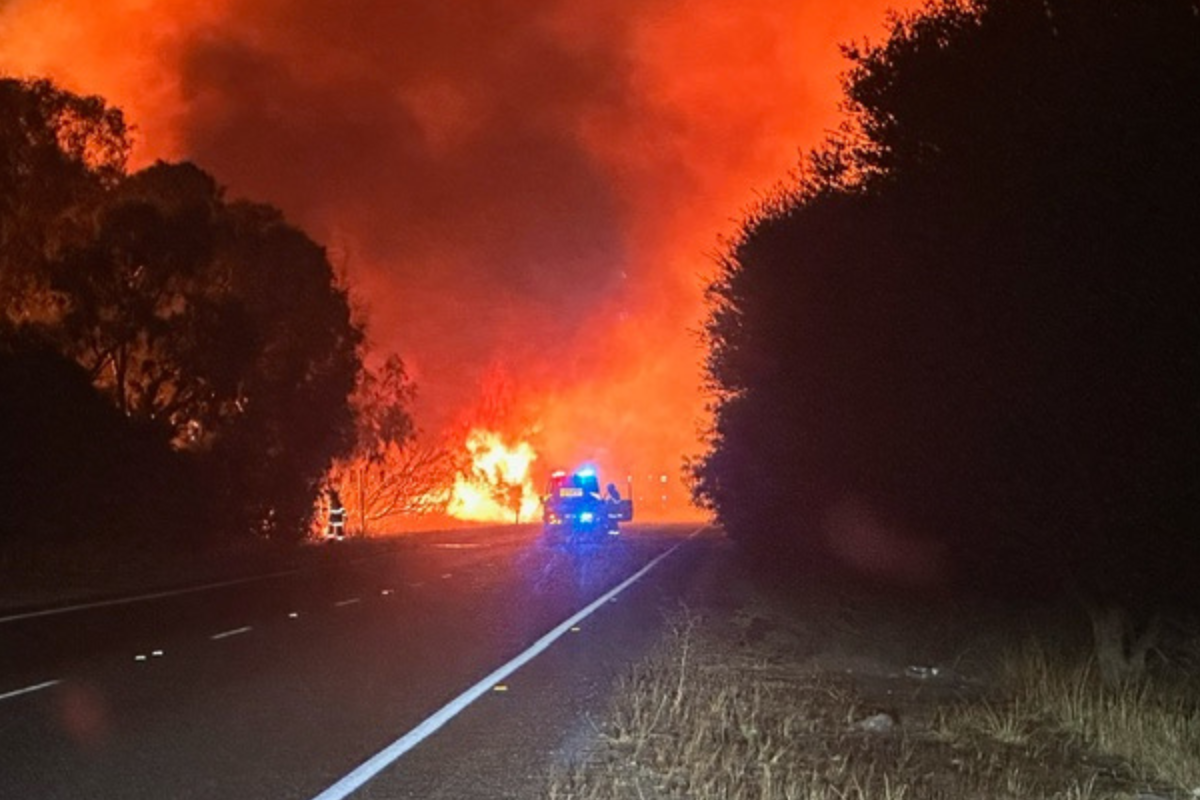 Article image for Commuters Warned As Blaze Threatens Major Roadways