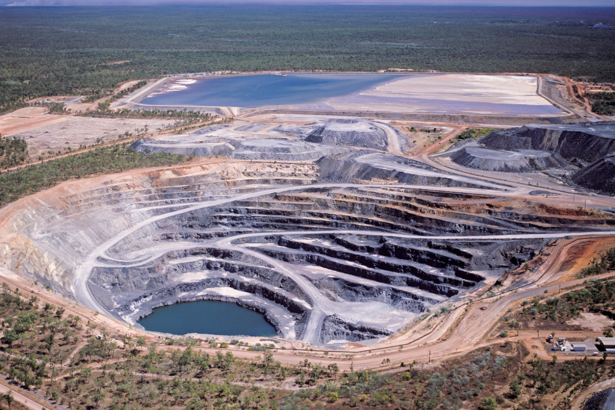 Article image for Push to lift uranium mining ban sparks economic optimism in Western Australia