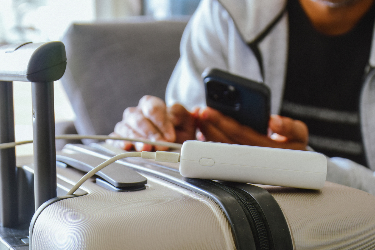 Article image for Tech guru warns travelers about restrictions to power banks on flights