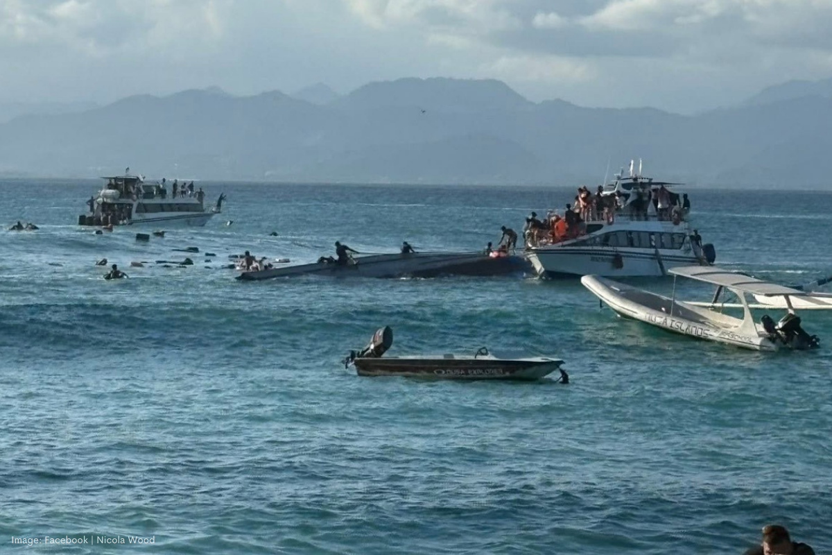 Article image for Tourists rescued as Bali fast boat ferry capsizes in rough swell