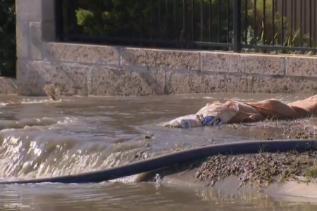Environmental toll of sewage spill remains a worry as WaterCorp presses on with repairs