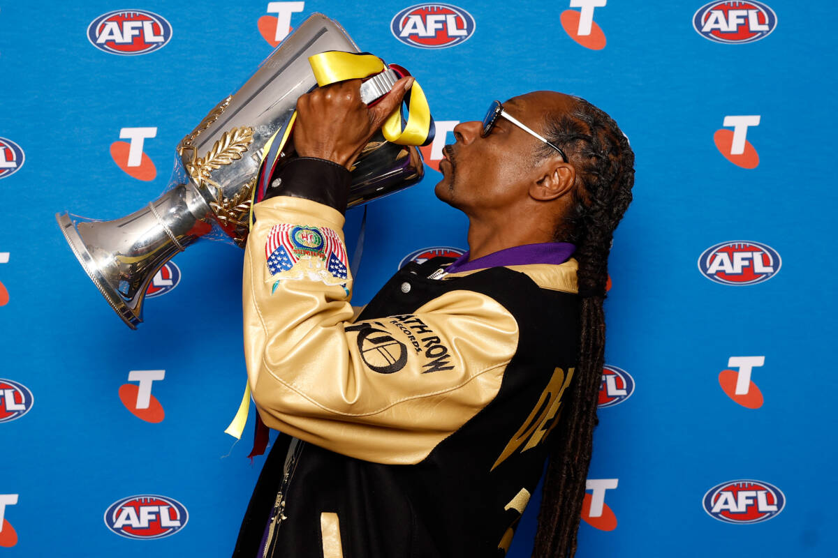 Article image for ‘Bring back Meatloaf’ 6PR reacts to Snoop Dog’s Grand Final performance